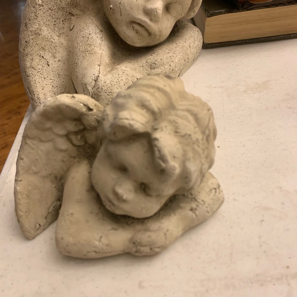 One Baby Size Angelic Heavenly Raphal Style Plaster or Concrete Angel for Decor - Picture 2 of 3